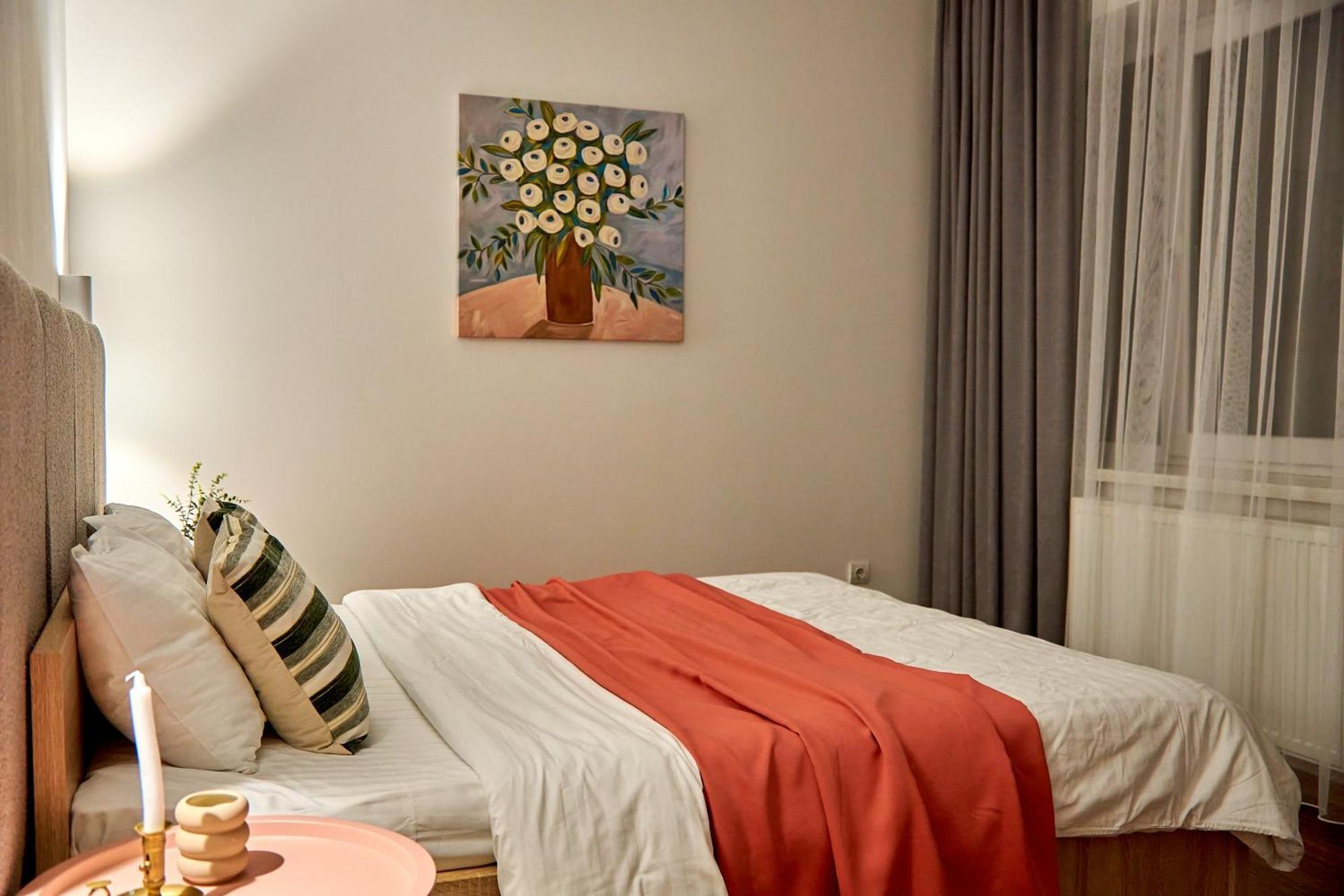 Apartment яскраві сучасні для молодих та активних *